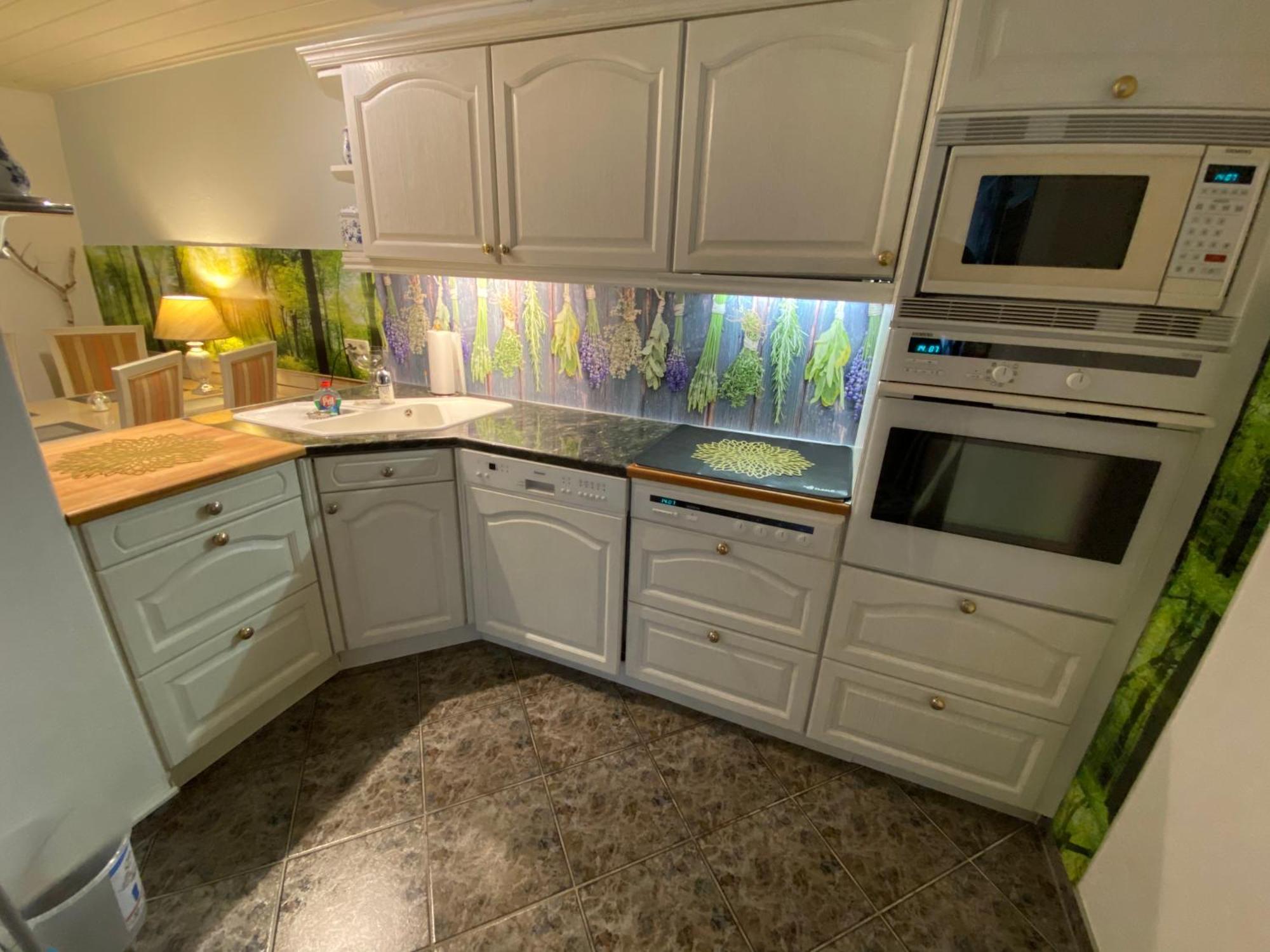 Grosse Helle Wohnung Am Wald In Bad Saarow Nahe Gruenheide Und Berlin Souterrain Exteriér fotografie